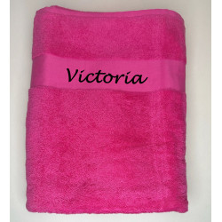 Pink badehåndklæde med navn på