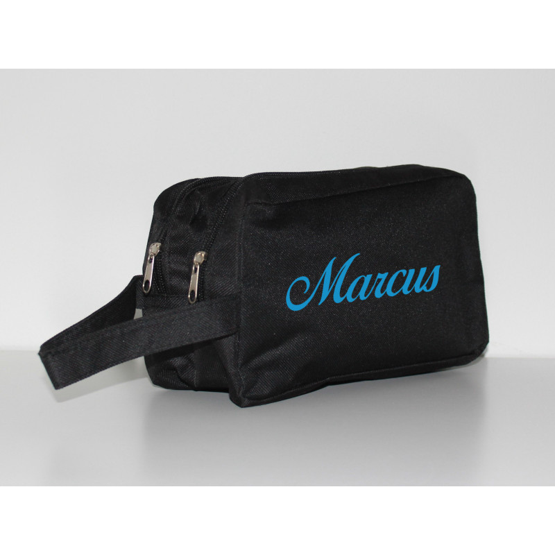 NavneTaske.dk | Sort toilettaske med navn på.